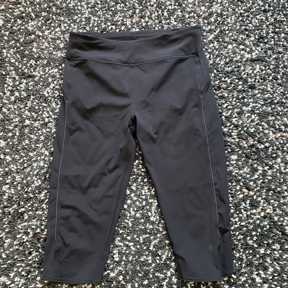 Lululemon Crops - Picture 2 of 3